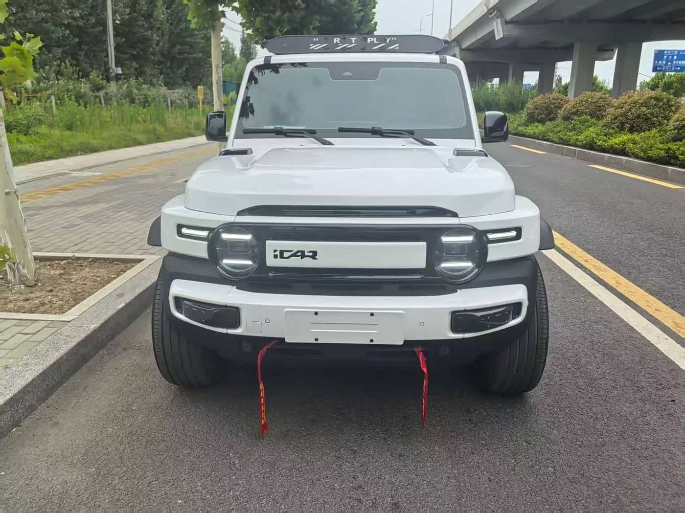 2025 iCar V23 White, 19,000 km, China export – photo 2
