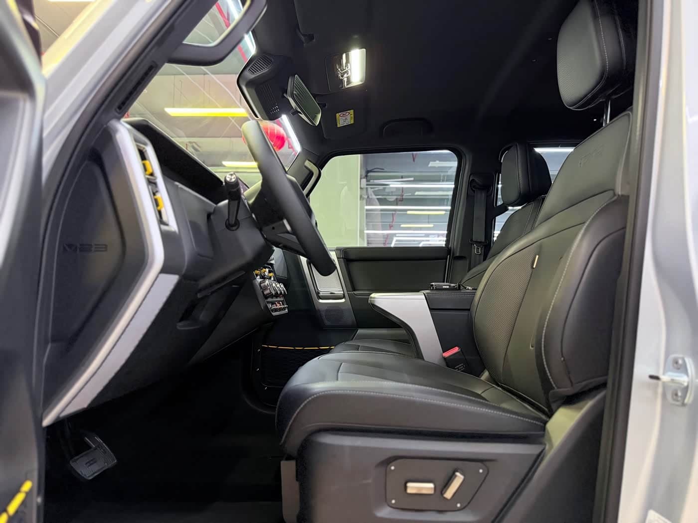 2024 iCar V23 Gris Plata, 10,000 km, China export – photo 4