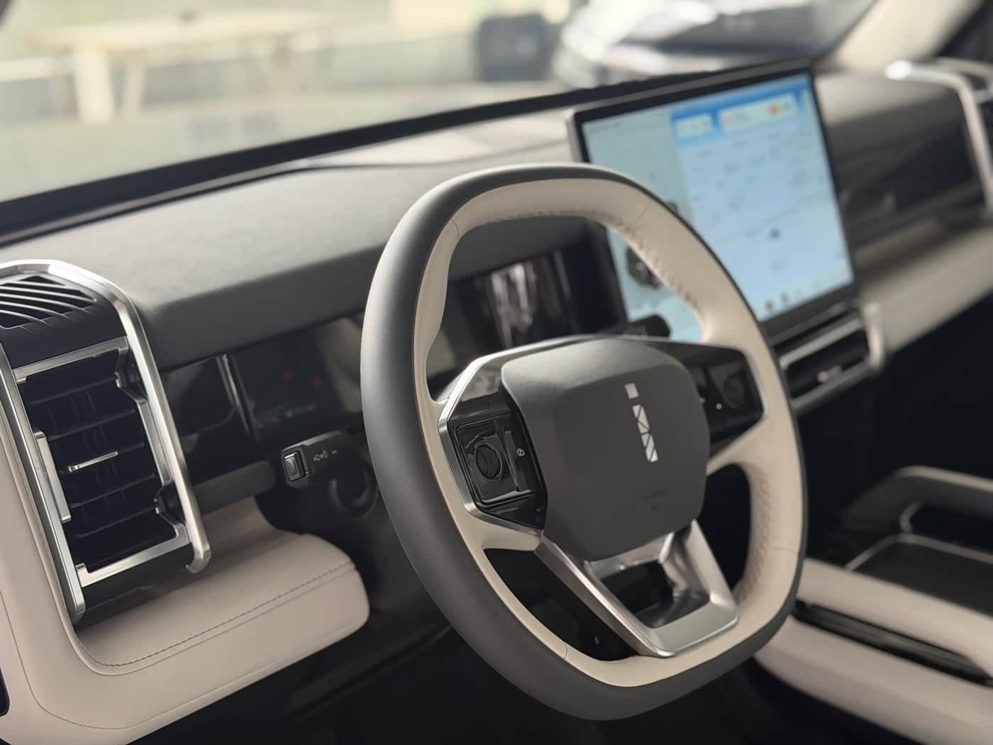 2024 iCar 03 Green, 28,000 km, China export – photo 5