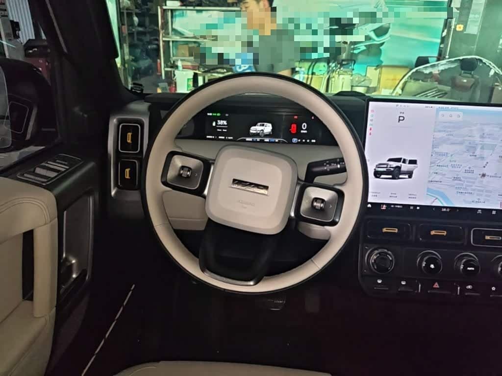 2025 iCar V23 رمادي فضي, 27,300 km, China export – photo 11