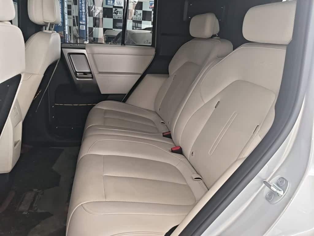 2025 iCar V23 رمادي فضي, 27,300 km, China export – photo 17
