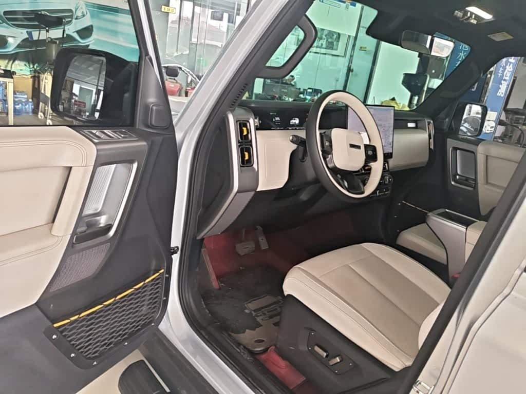 2025 iCar V23 رمادي فضي, 27,300 km, China export – photo 16
