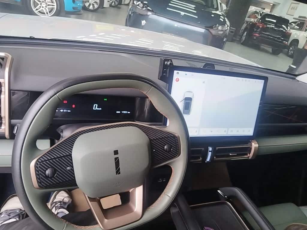 2024 iCar 03 Silbergrau, 47,900 km, China export – photo 10