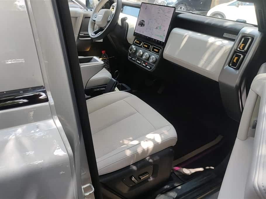 2025 iCar V23 Gris Argenté, 20,200 km, China export – photo 8