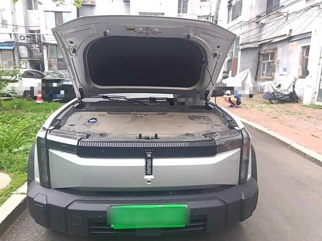 2024 iCar 03 Zilvergrijs, 11,200 km, China export – photo 11