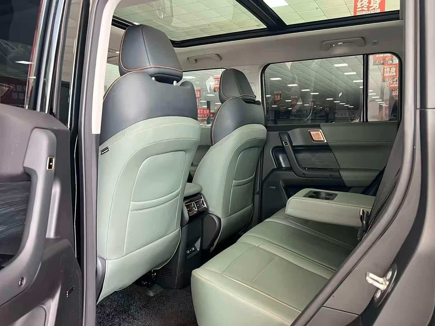 2024 iCar 03 Black, 20,000 km, China export – photo 6