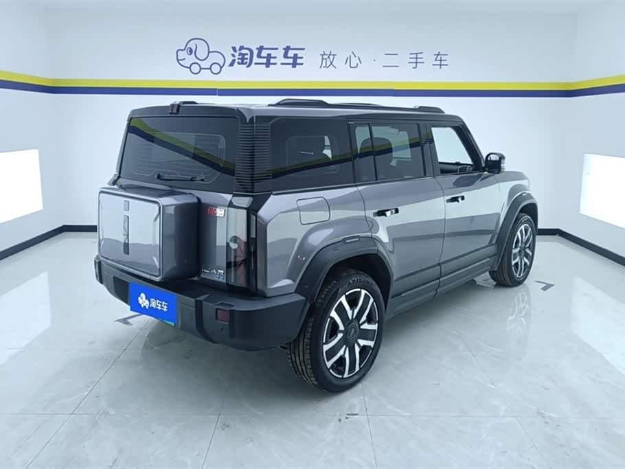 2024 iCar 03 Silbergrau, 37,900 km, China export – photo 3