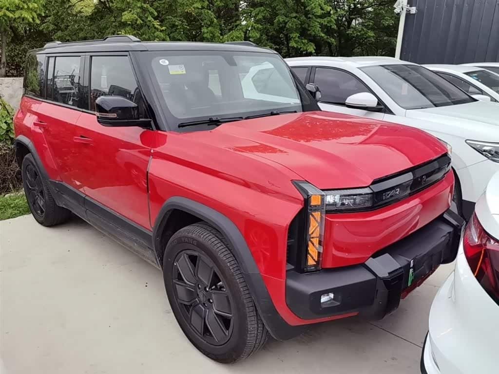 2024 iCar 03T Red, 6,200 km, China export – photo 4