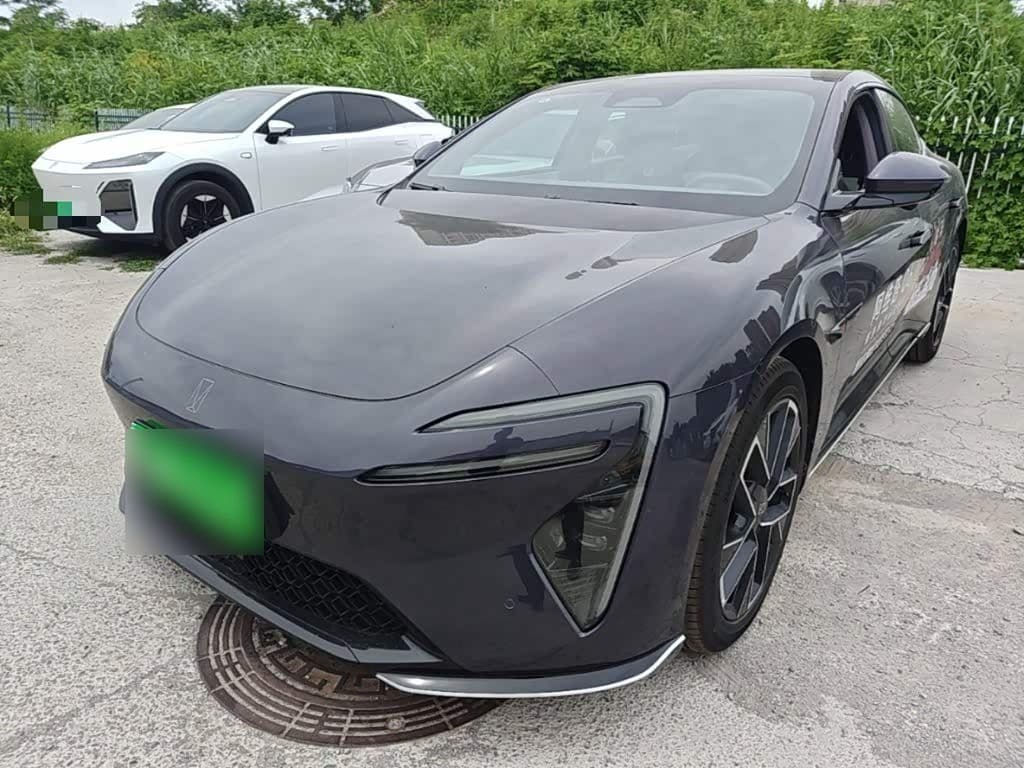 2025 Avatr 06 Red, 7,100 km, China export – photo 2
