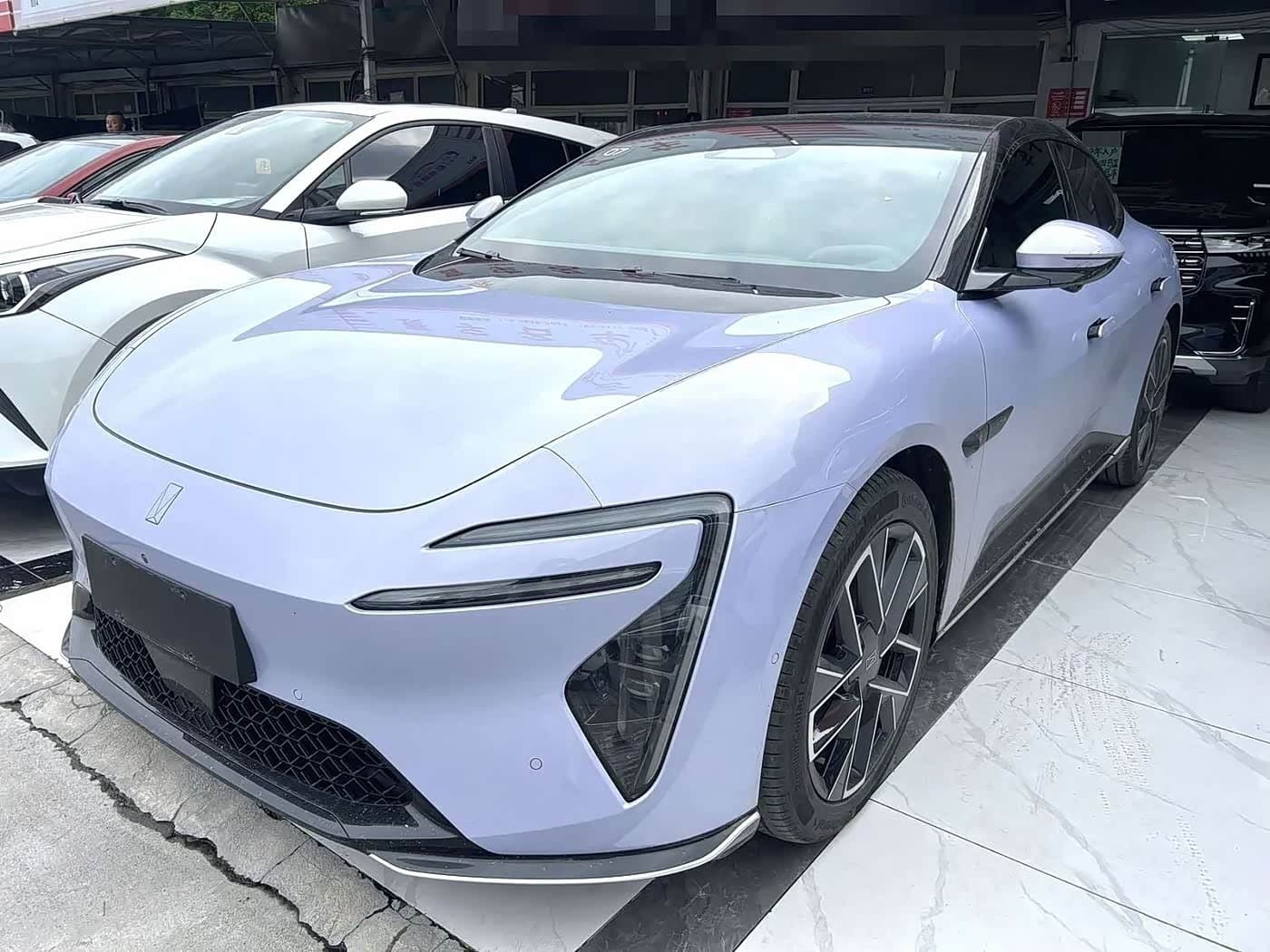 2025 Avatr 06 Red, 4,000 km, China export – photo 1