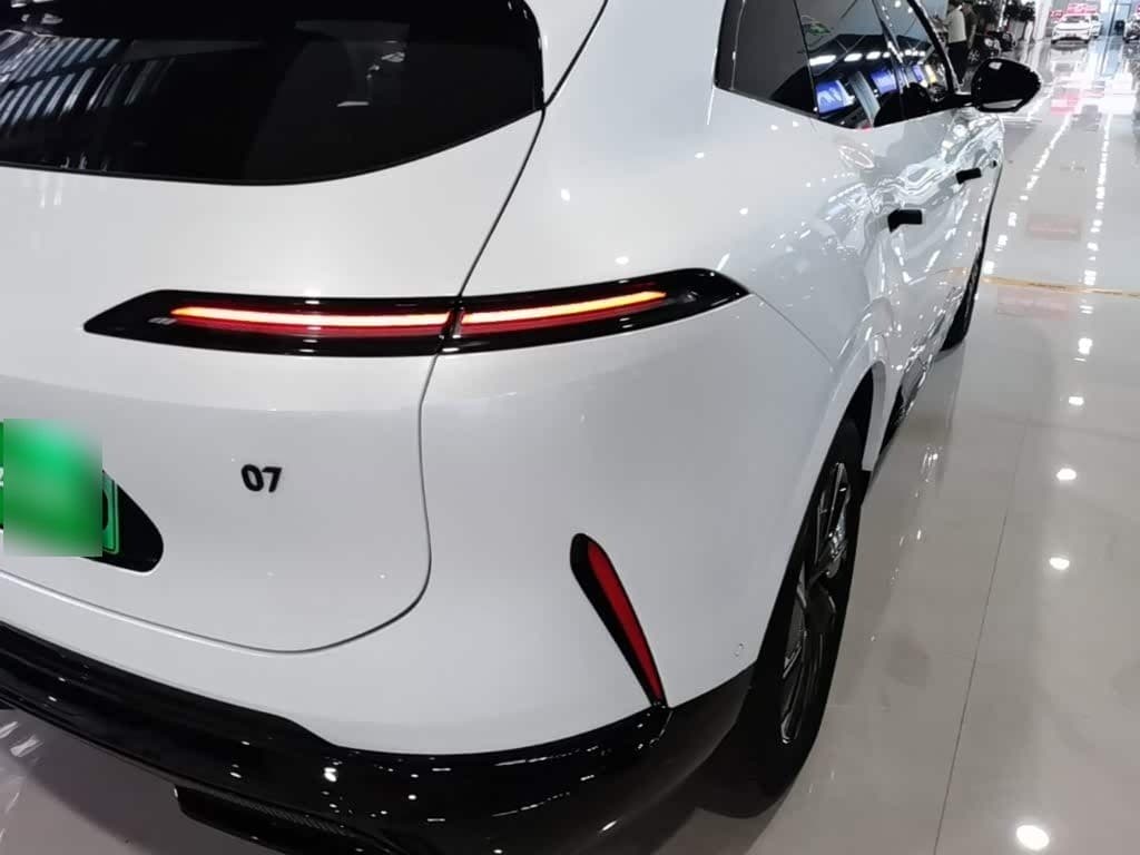 2025 Avatr 07 White, 26,600 km, China export – photo 8
