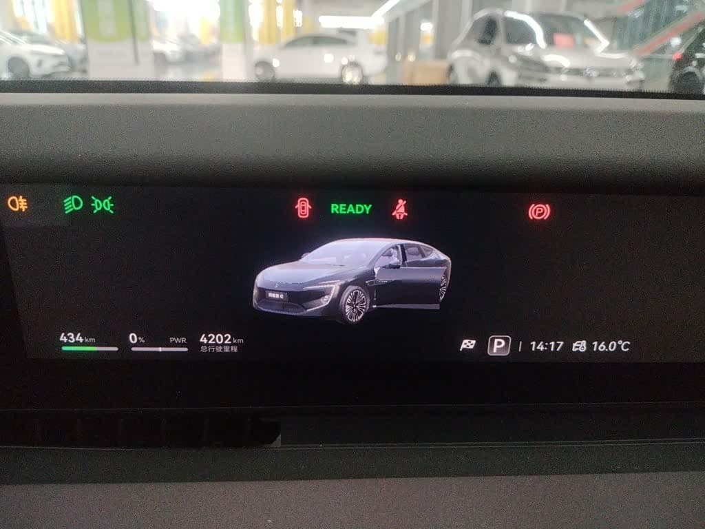 2025 Avatr 12 Black, 4,200 km, China export – photo 4