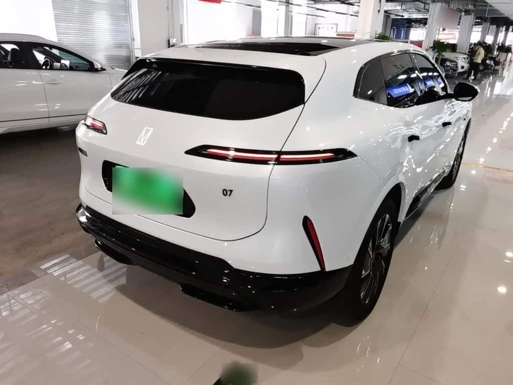 2025 Avatr 07 White, 26,600 km, China export – photo 7