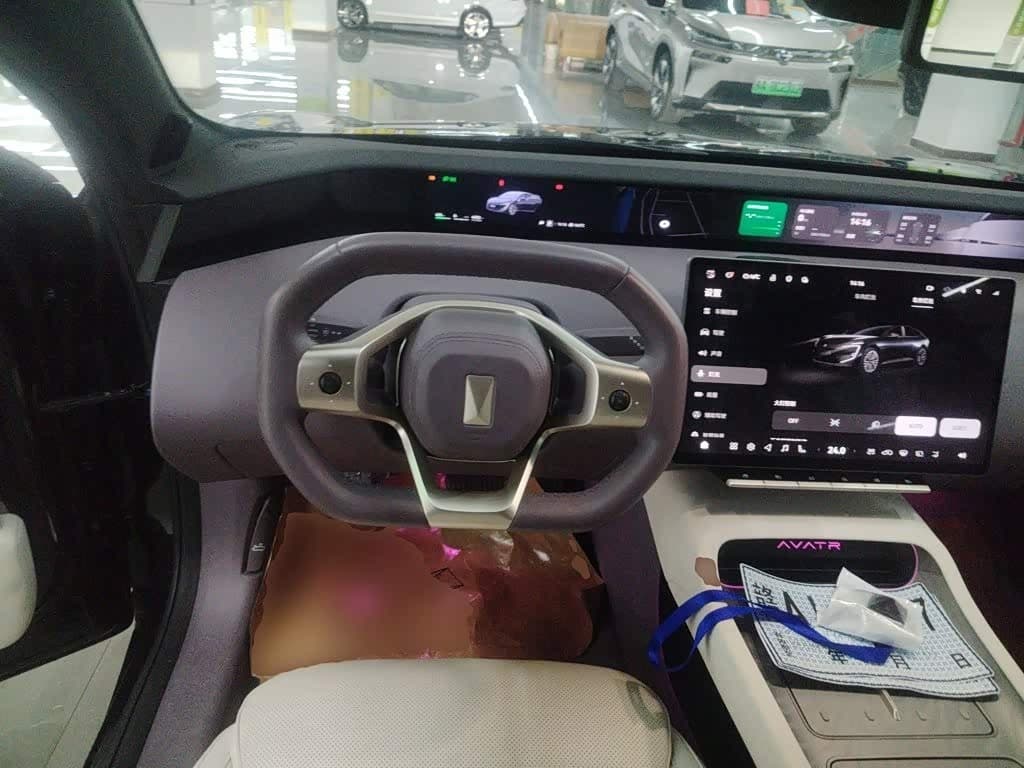 2025 Avatr 12 Black, 4,200 km, China export – photo 3