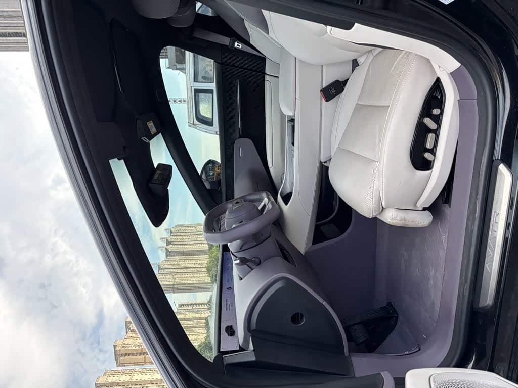 2025 Avatr 12 Black, 4,200 km, China export – photo 14