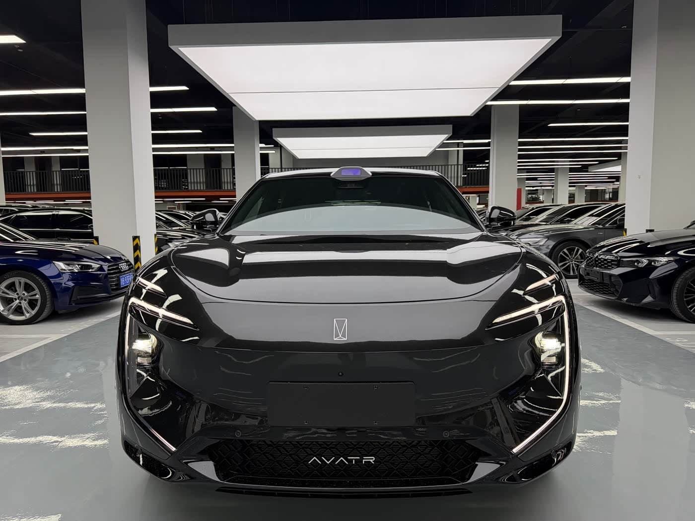 2025 Avatr 07 Black, 35,000 km, China export – photo 2