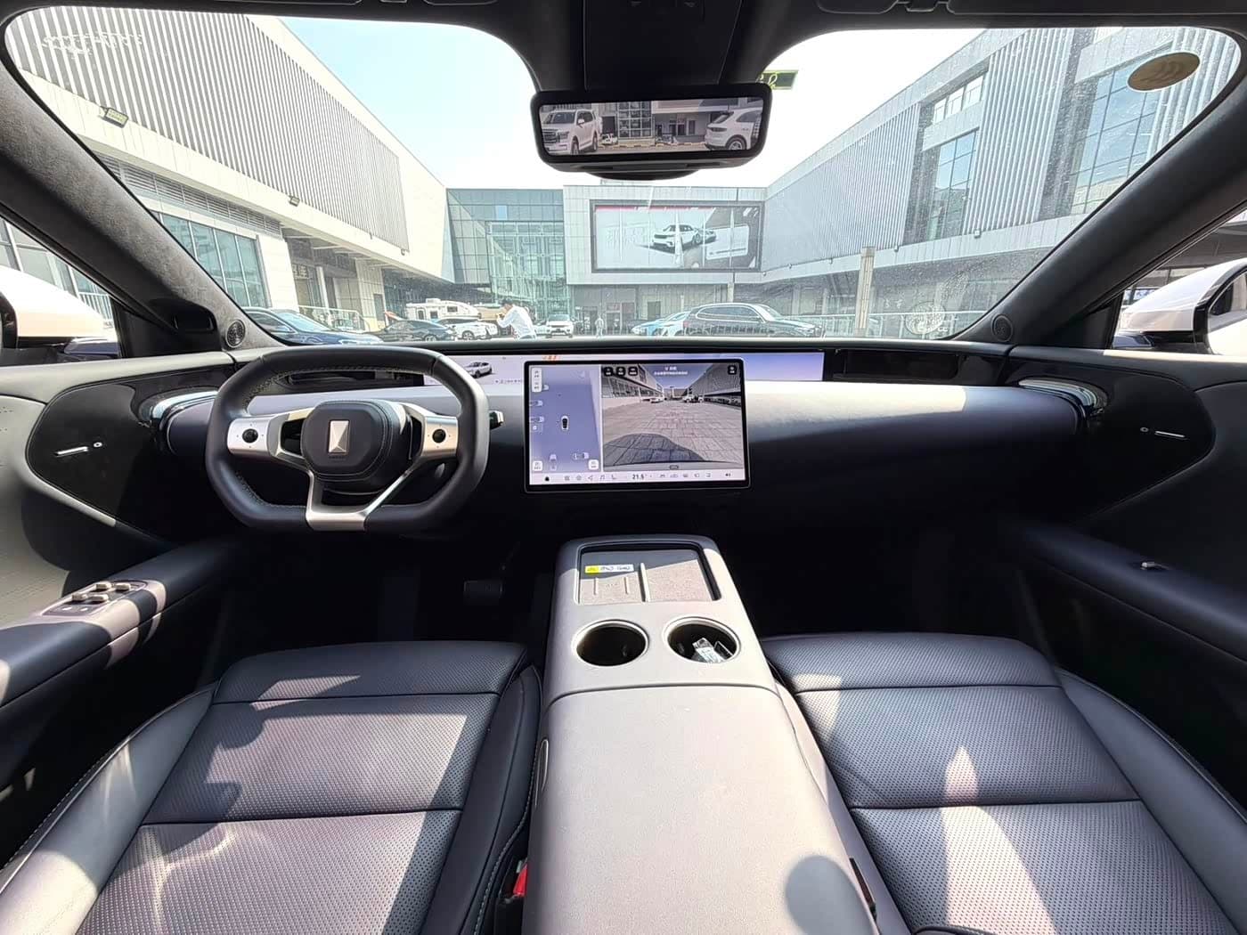 2025 Avatr 07 White, 8,000 km, China export – photo 5