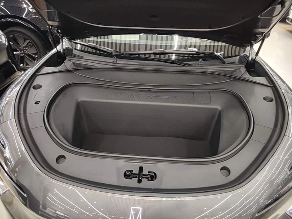 2025 Avatr 12 Silbergrau, 4,200 km, China export – photo 16