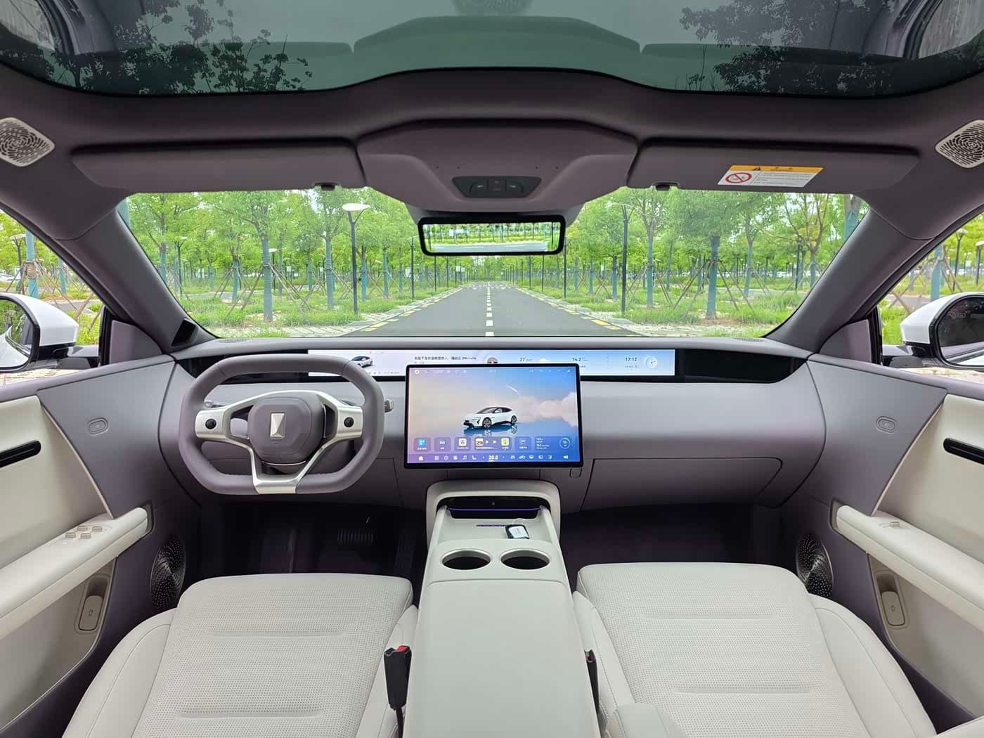 2025 Avatr 06 White, 4,000 km, China export – photo 19