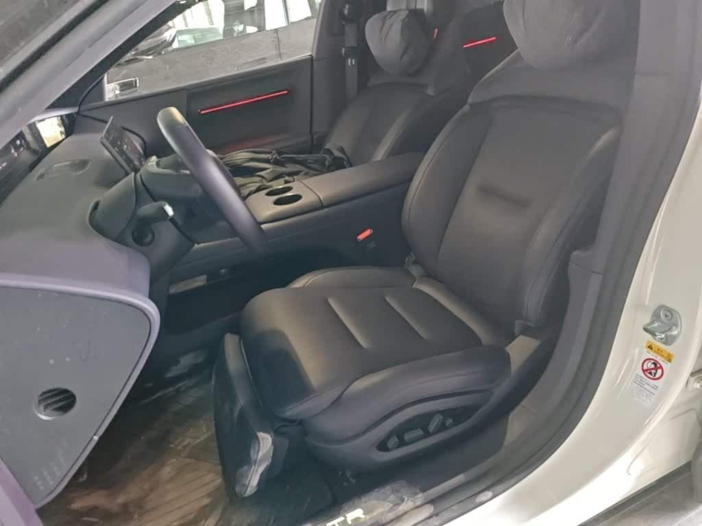 2025 Avatr 06 White, 10,100 km, China export – photo 15