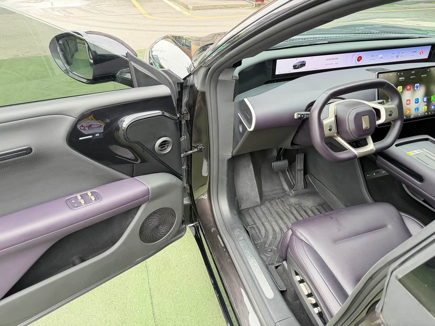 2025 Avatr 07 Black, 64,000 km, China export – photo 4