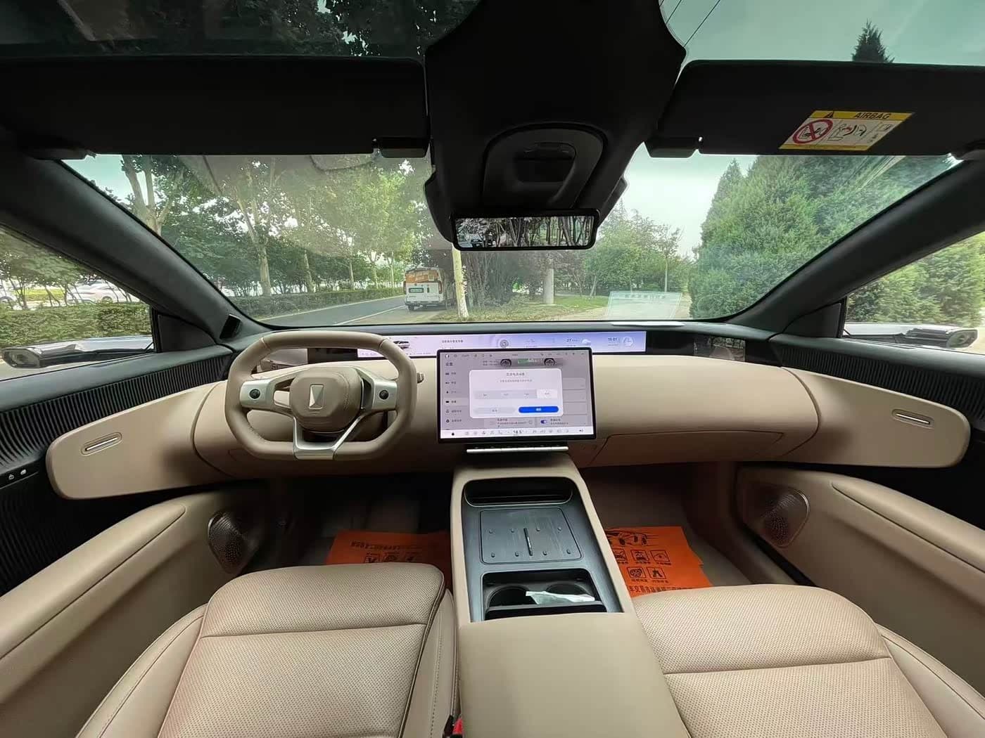 2025 Avatr 12 Champagne, 12,000 km, China export – photo 5