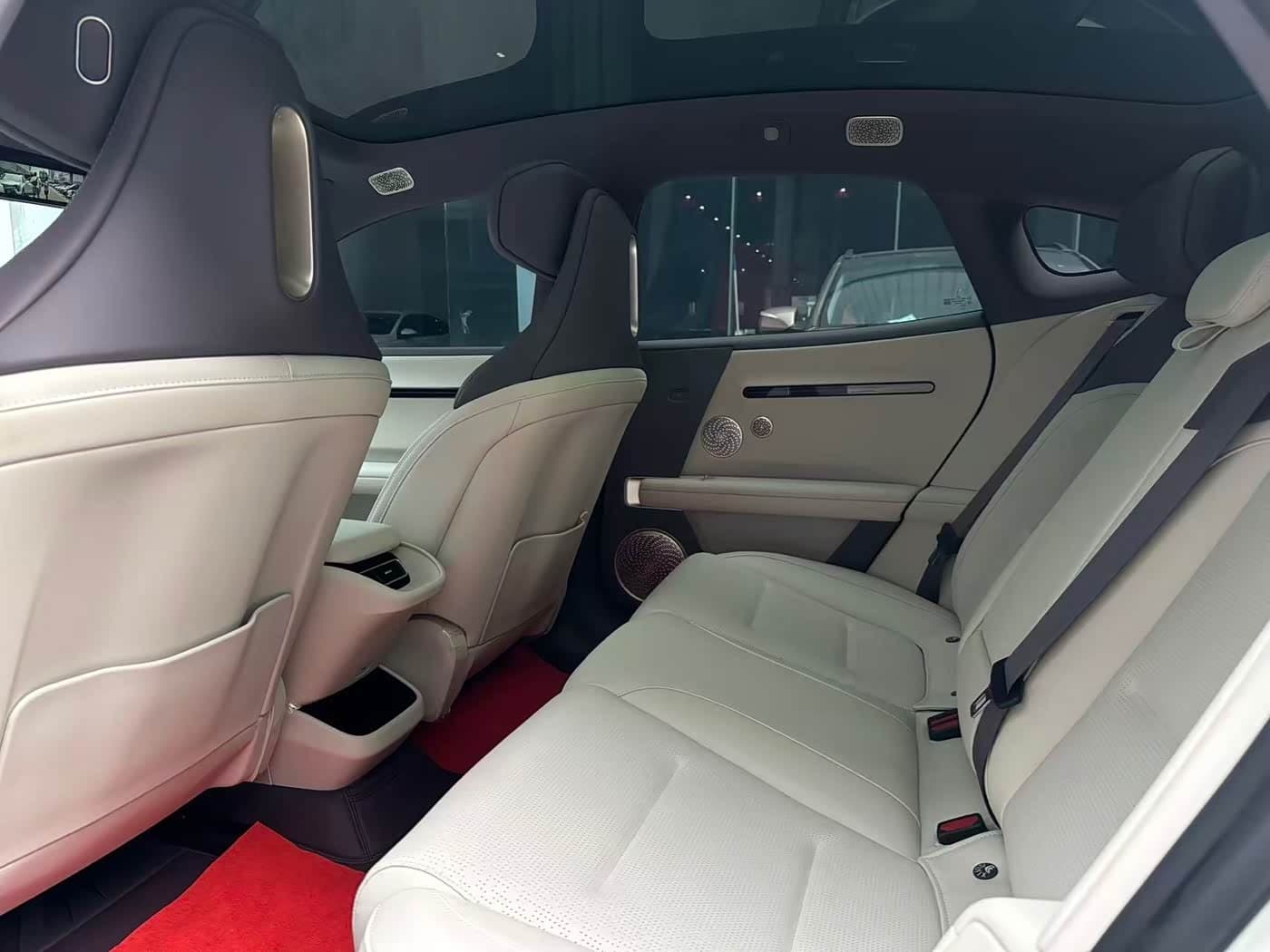 2025 Avatr 06 White, 6,000 km, China export – photo 6