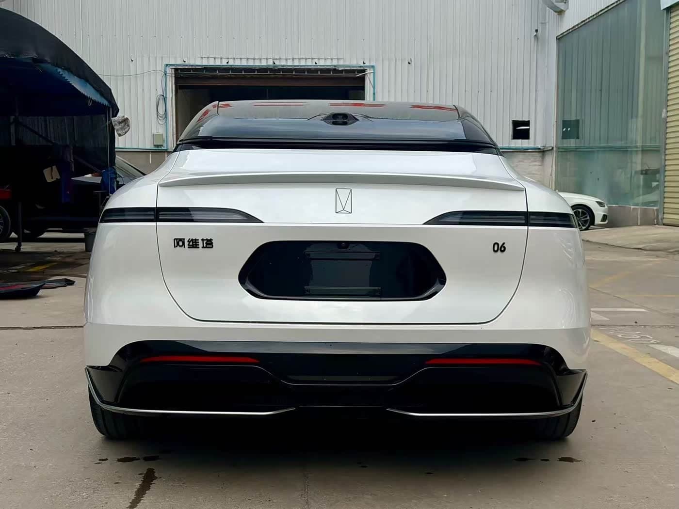 2025 Avatr 06 White, 6,000 km, China export – photo 7