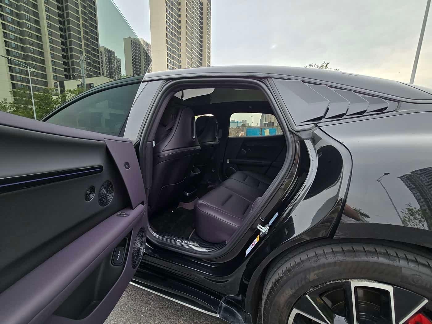 2025 Avatr 06 Black, 9,000 km, China export – photo 5