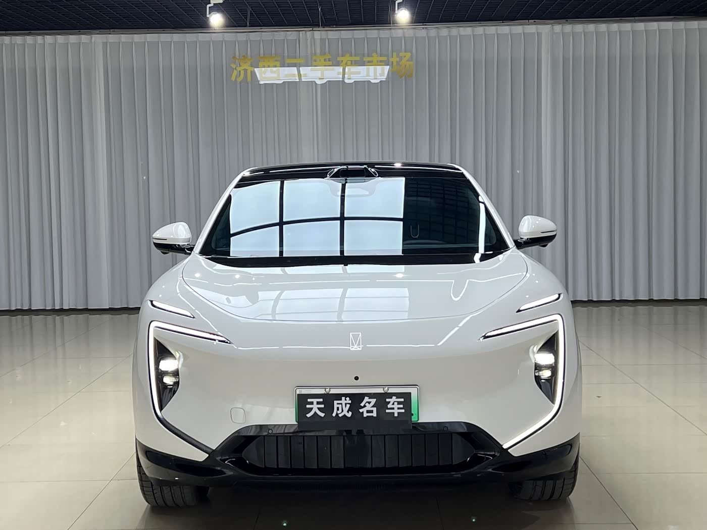 2025 Avatr 07 White, 7,000 km, China export – photo 2