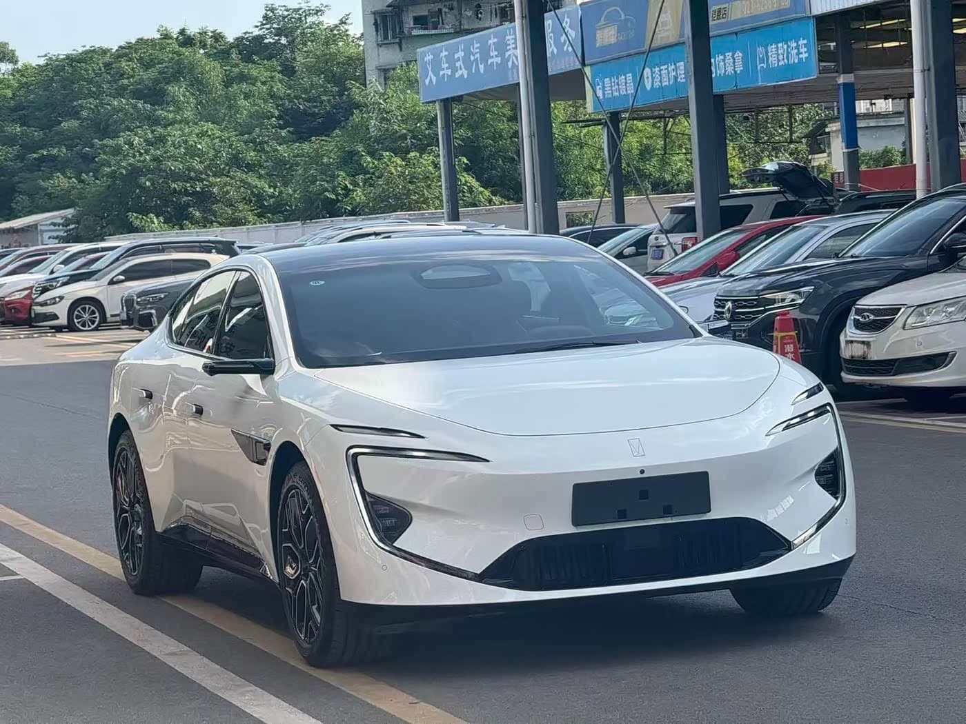 2025 Avatr 12 White, 100 km, China export – photo 3