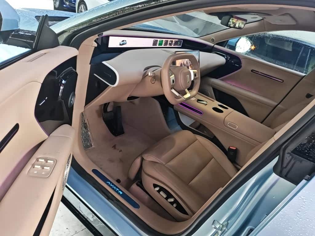 2025 Avatr 07 Blue, 9,500 km, China export – photo 16