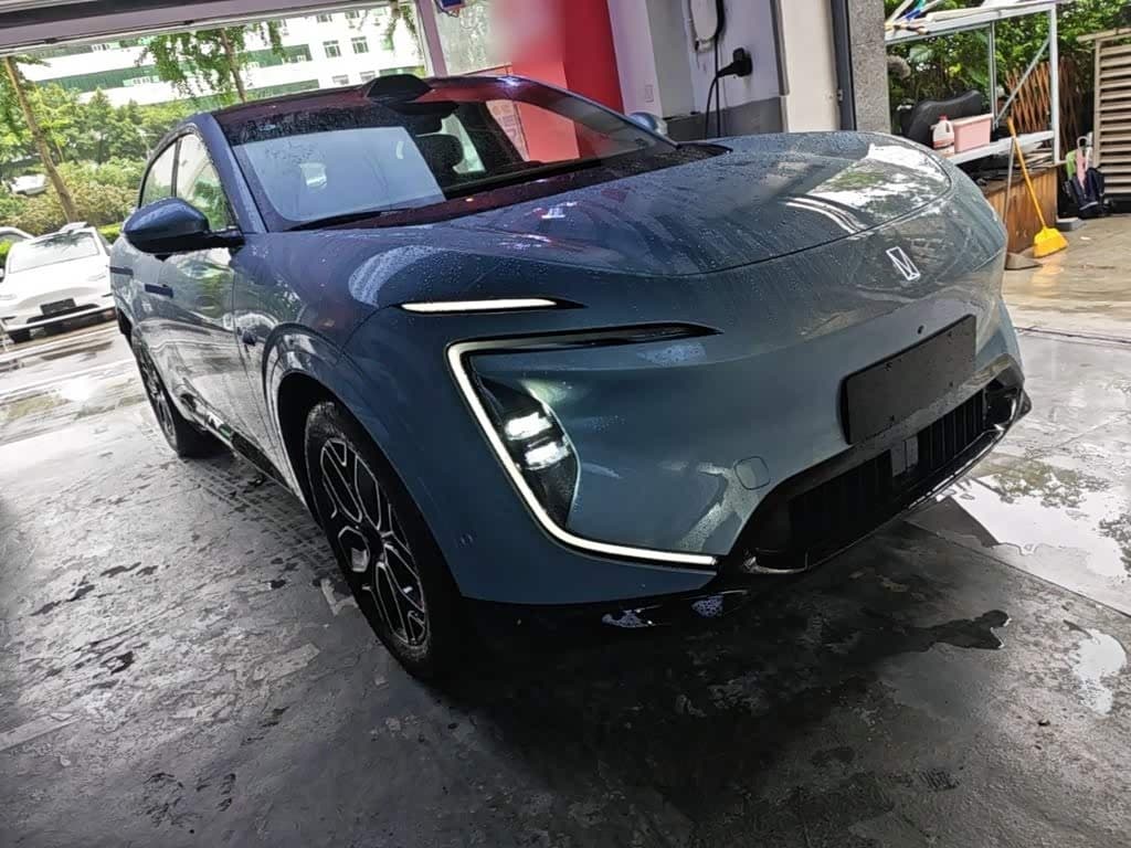 2025 Avatr 07 Blue, 9,500 km, China export – photo 4