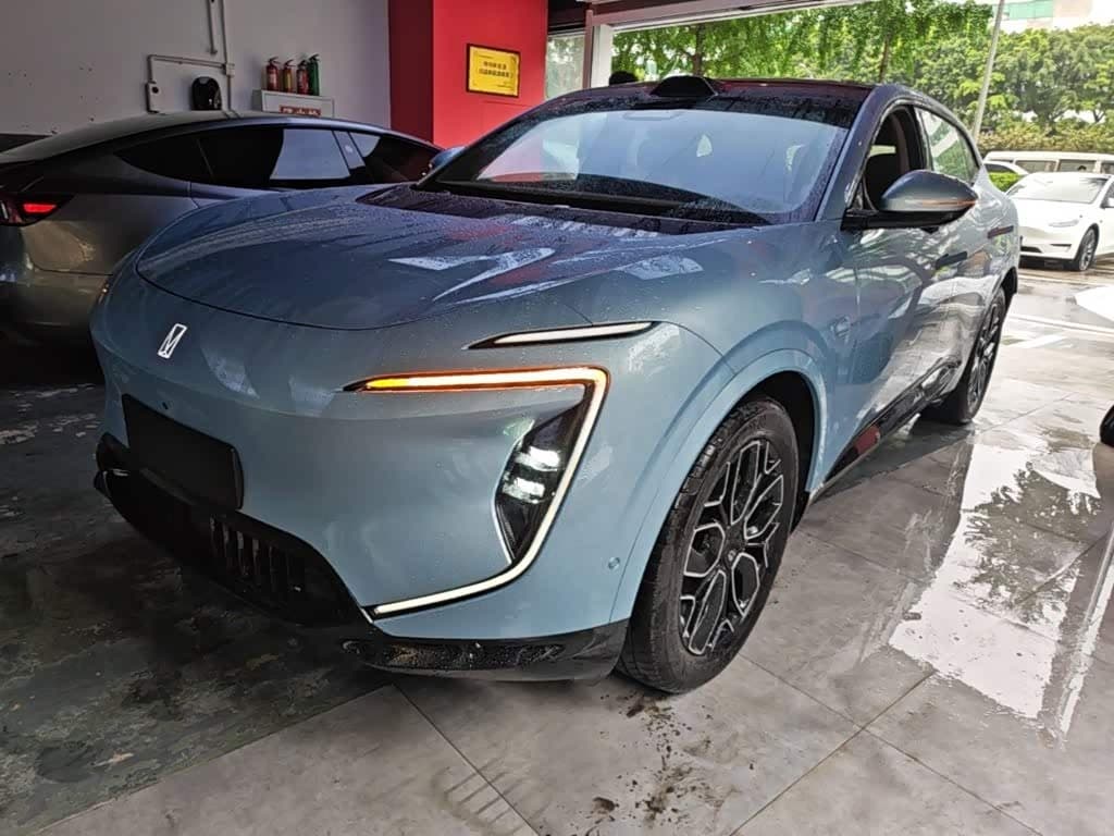 2025 Avatr 07 Blue, 9,500 km, China export – photo 1