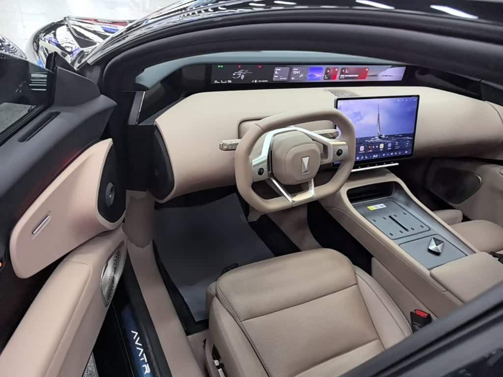 2025 Avatr 12 Black, 8,300 km, China export – photo 16