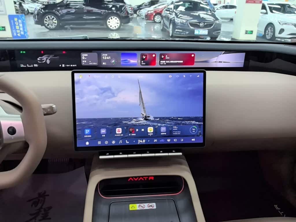 2025 Avatr 12 Black, 8,300 km, China export – photo 13