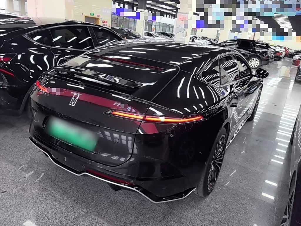 2025 Avatr 12 Black, 8,300 km, China export – photo 7