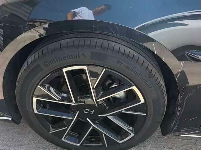 2025 Avatr 06 Black, 100 km, China export – photo 6
