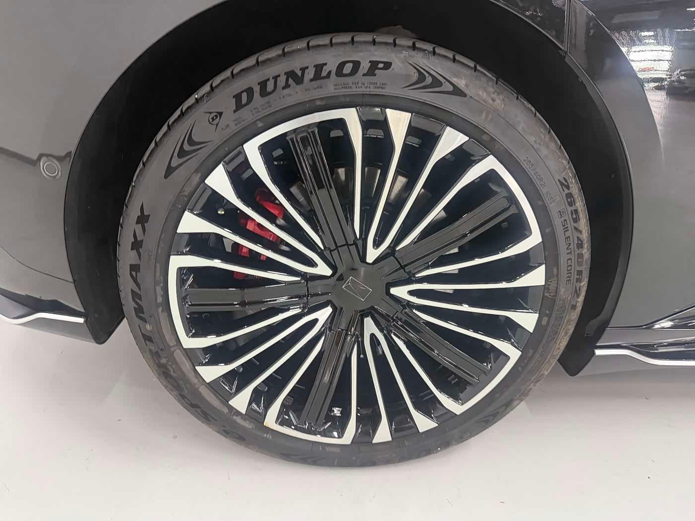 2025 Avatr 12 Black, 10,000 km, China export – photo 19
