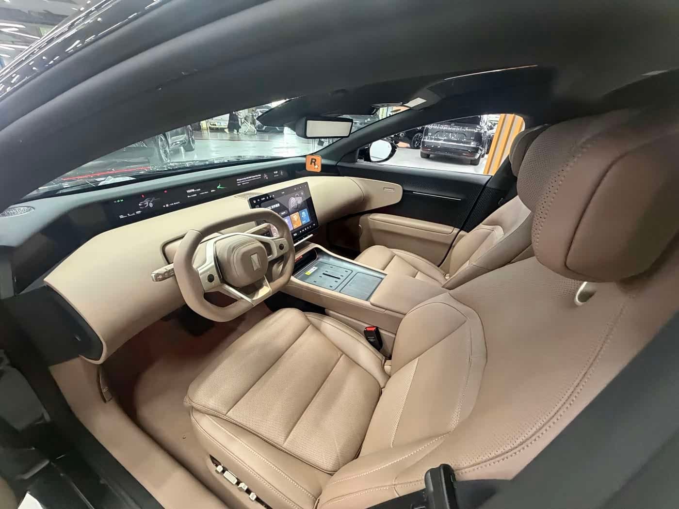 2025 Avatr 12 Black, 10,000 km, China export – photo 4