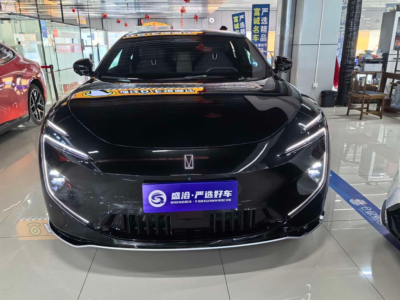 2025 Avatr 12 Black, 5,000 km, China export – photo 2