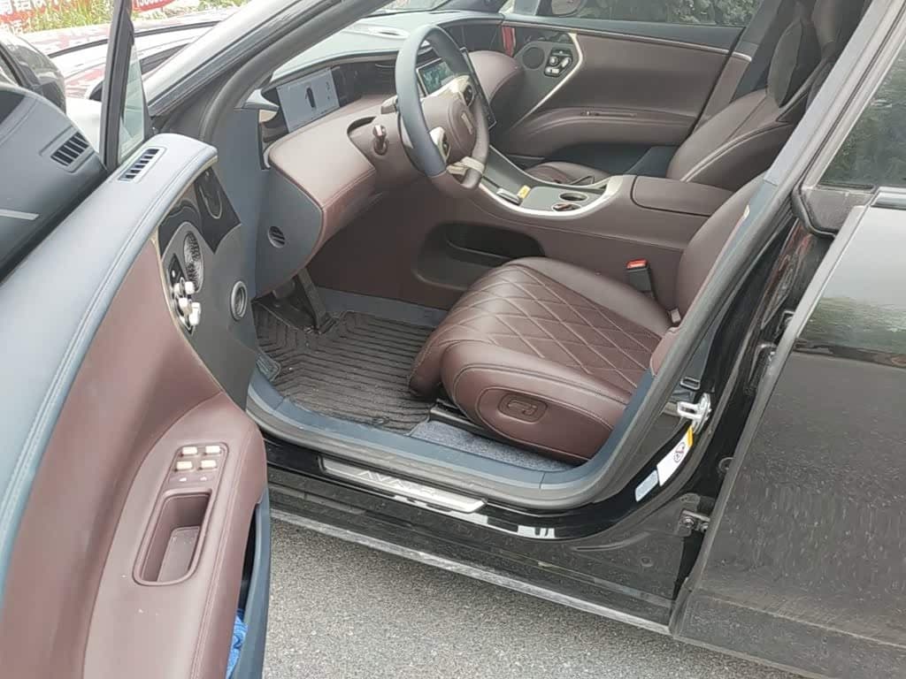 2025 Avatr 11 Black, 3,200 km, China export – photo 16