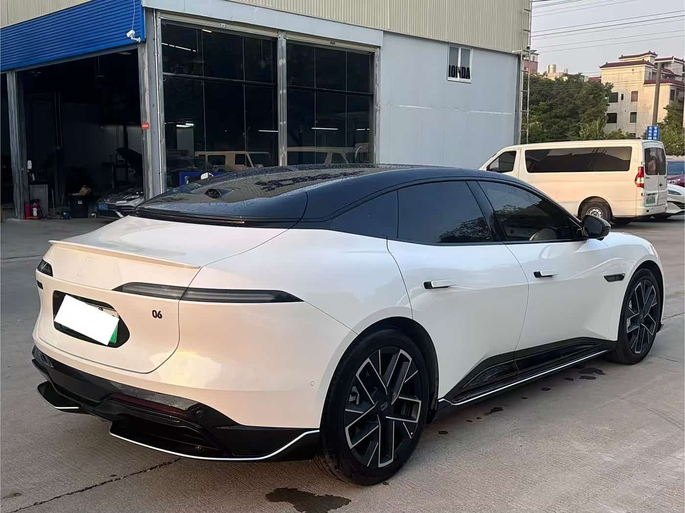 2025 Avatr 06 White, 26,000 km, China export – photo 4