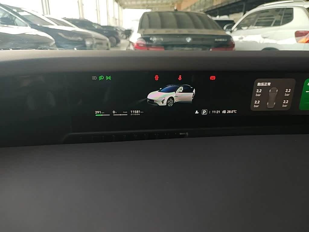 2025 Avatr 06 White, 11,600 km, China export – photo 12