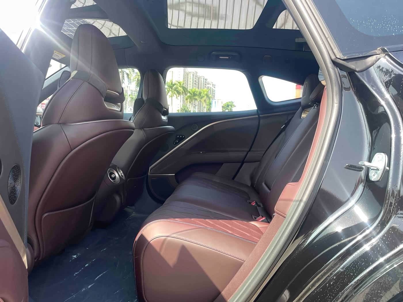 2025 Avatr 11 Black, 1,000 km, China export – photo 12
