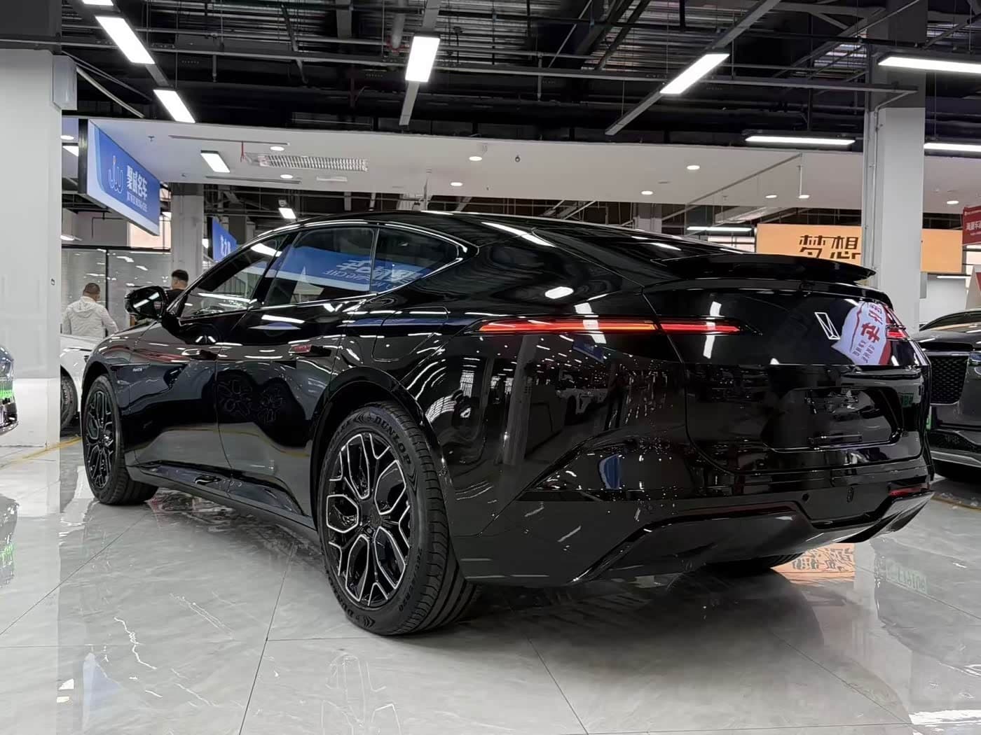 2025 Avatr 12 Black, 100 km, China export – photo 13