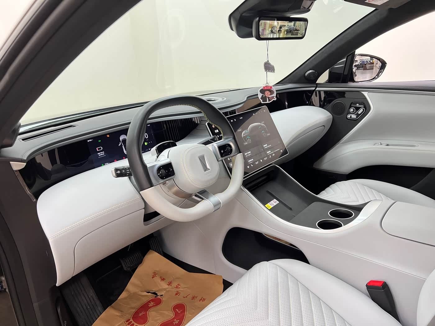 2025 Avatr 11 Black, 13,800 km, China export – photo 15