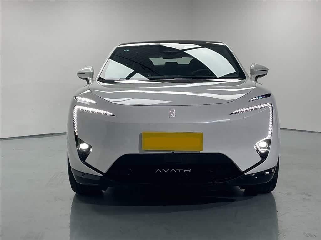 2025 Avatr 11 White, 15,200 km, China export – photo 5