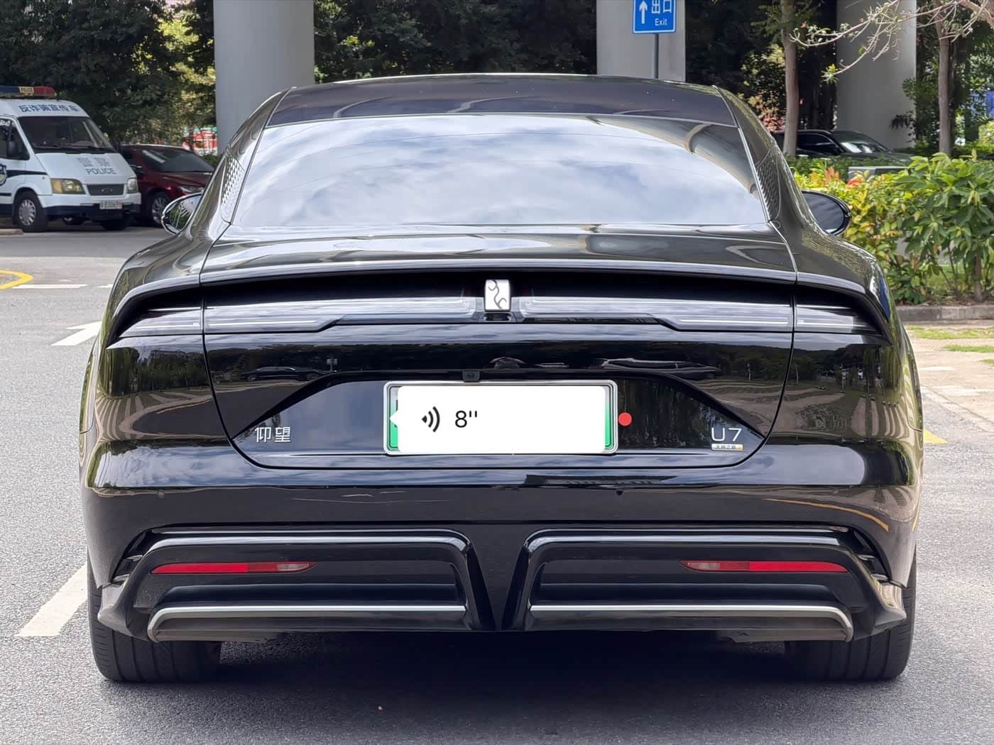 2025 Yangwang U7 Black, 8,300 km, China export – photo 5