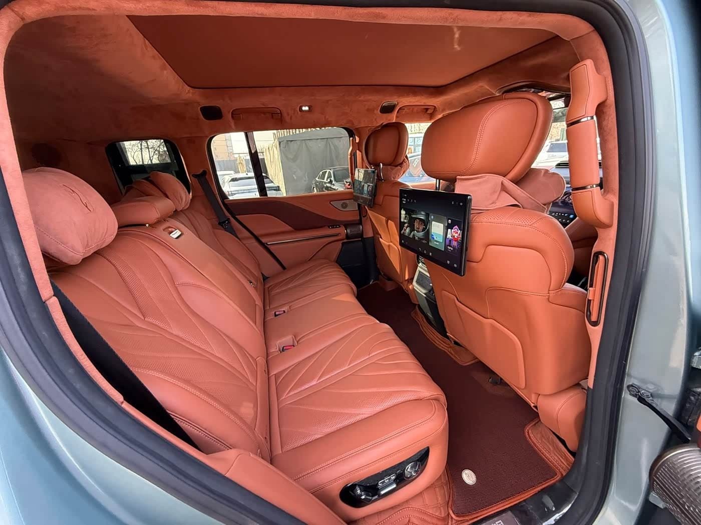 2024 Yangwang U8 Green, 20,000 km, China export – photo 8
